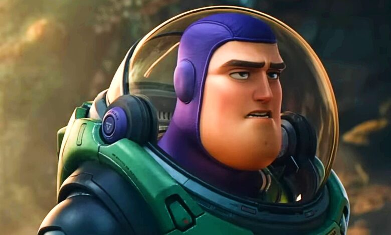 ¿Pixar debería hacer más películas derivadas? El director de Lightyear responde