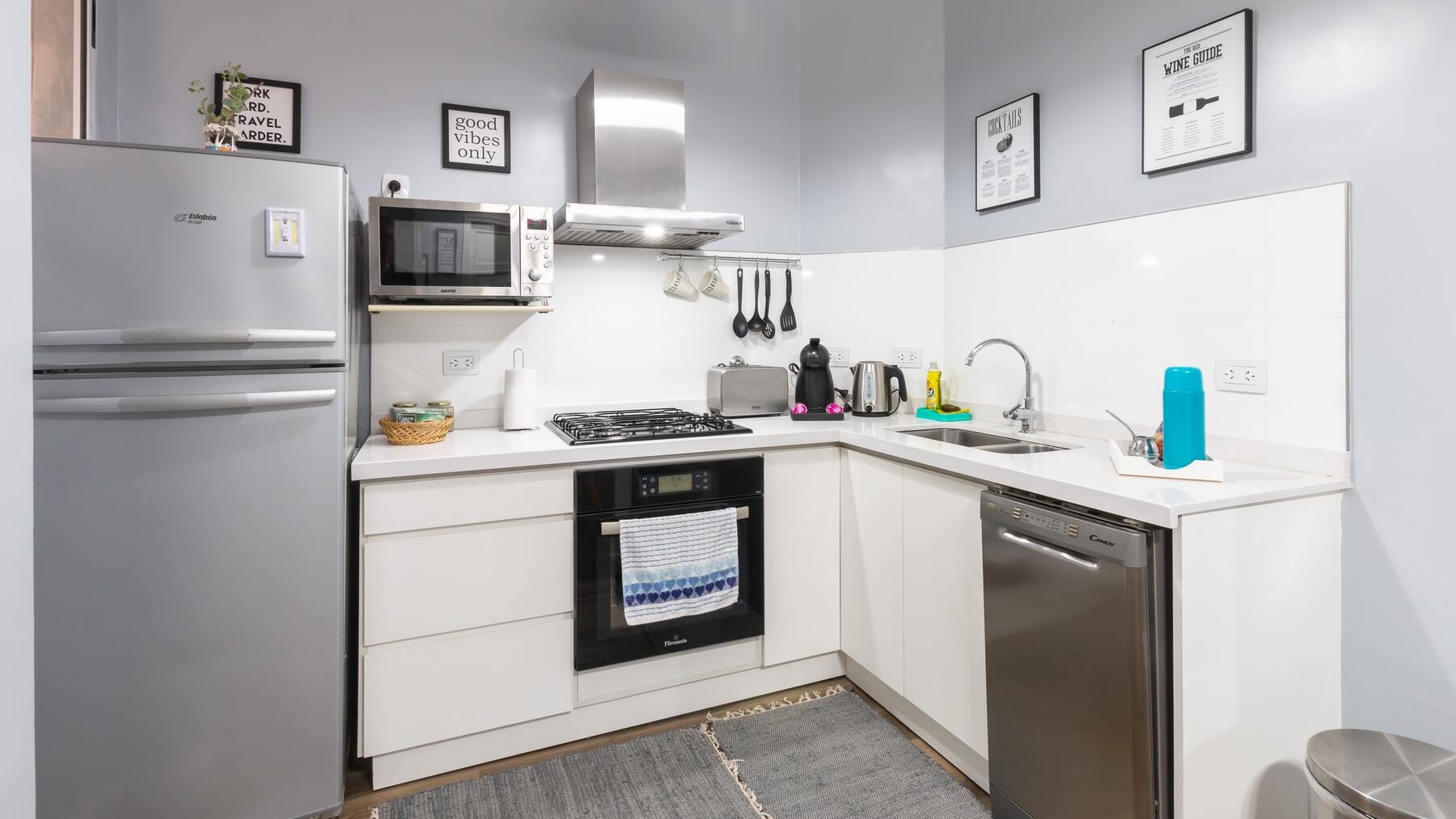 ¿Qué pasa si me voy de vacaciones y dejo el frigorífico encendido?