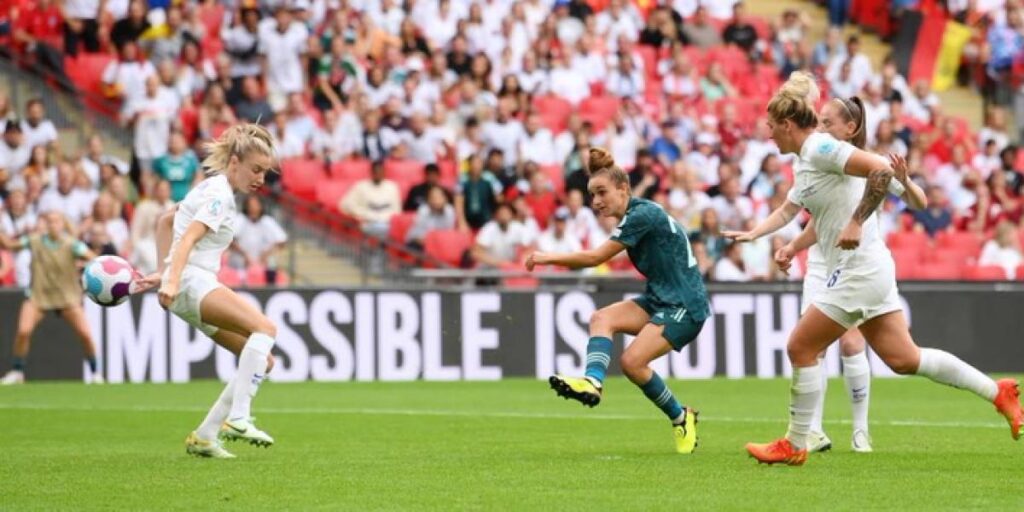 ¡Alemania empata! Magull culmina una bonita combinación