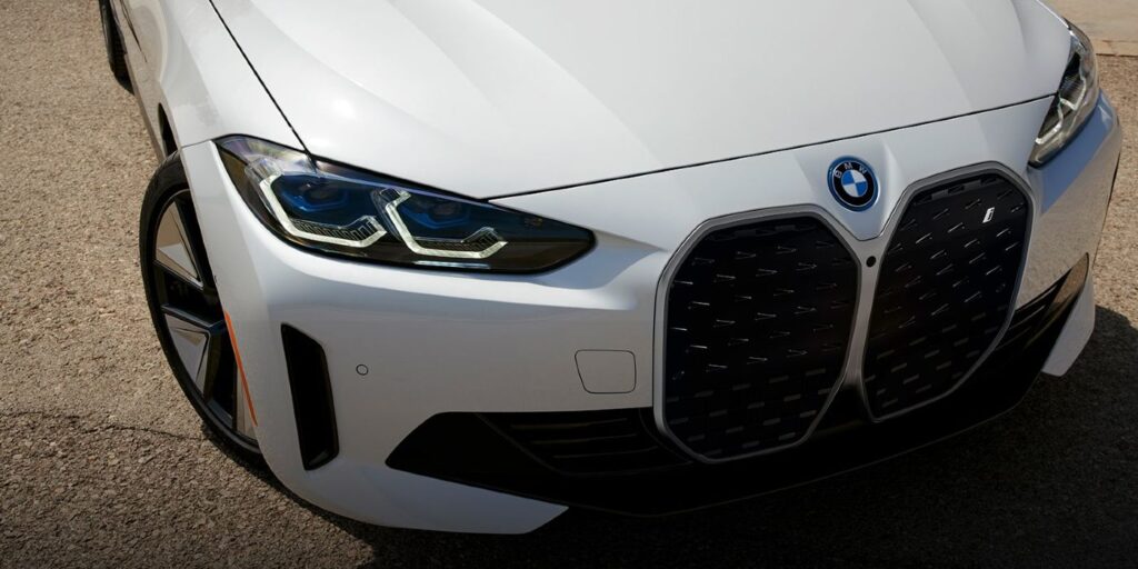 ¿El BMW i4 2023 califica para un crédito fiscal federal?