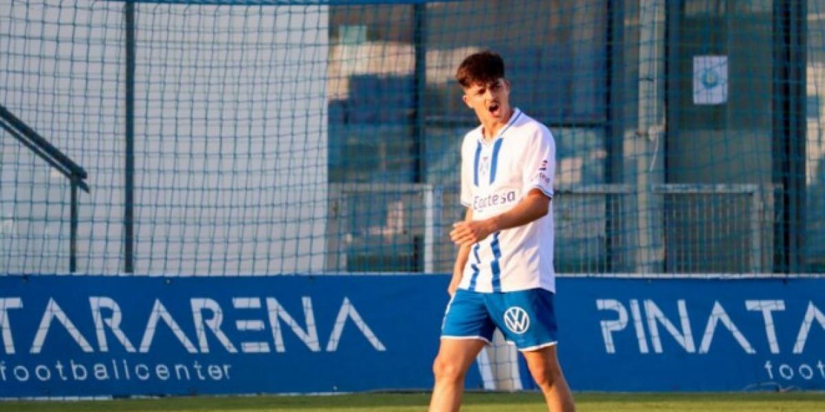 1-0: El Tenerife se lleva la 'fiesta veraniega' ante el Ibiza