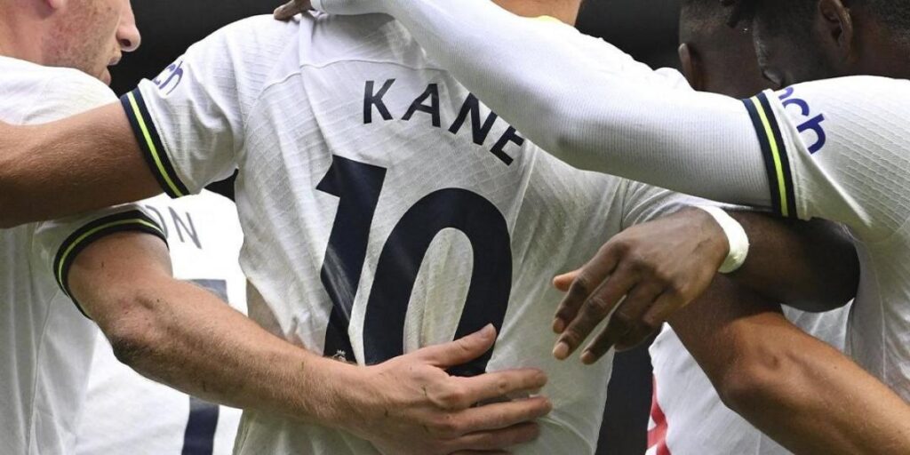 1-2: Doblete de Kane ante el Rangers en el debut de Lenglet