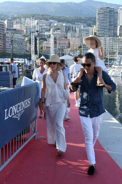 Marta Ortega con Carlos Torretta en la hípica / Gtres