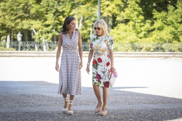 Letizia y Jill Biden hablando / Gtres