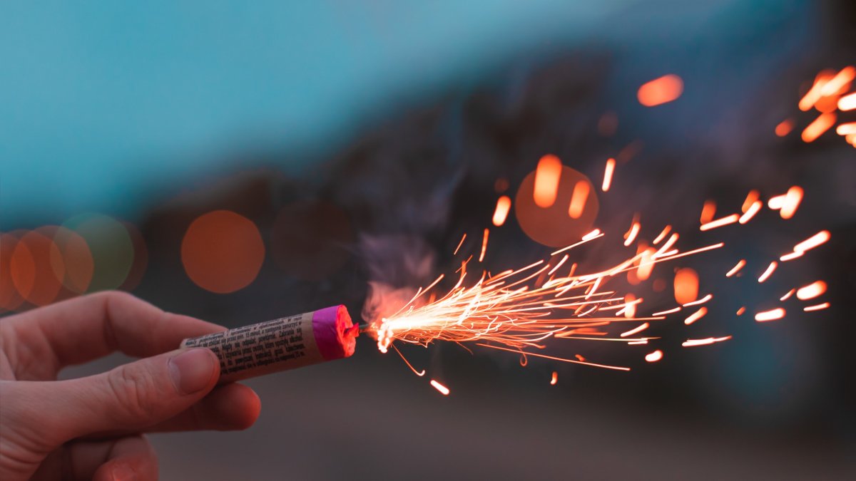 pierde una mano en accidente con fuegos artificiales