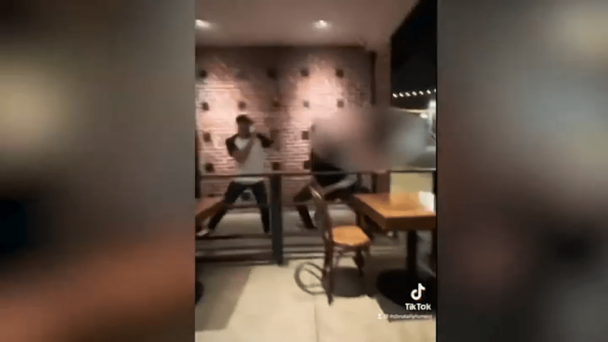 pelea con insultos racistas en un bar de Oceanside