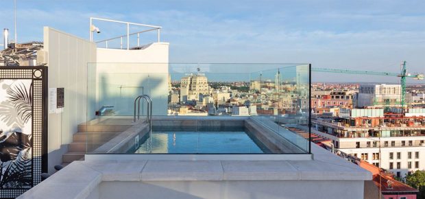 Piscina / Pestana CR7 Gran Vía