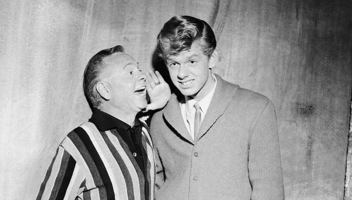 Mickey Rooney Jr., ratonero y actor, muere a los 77 años