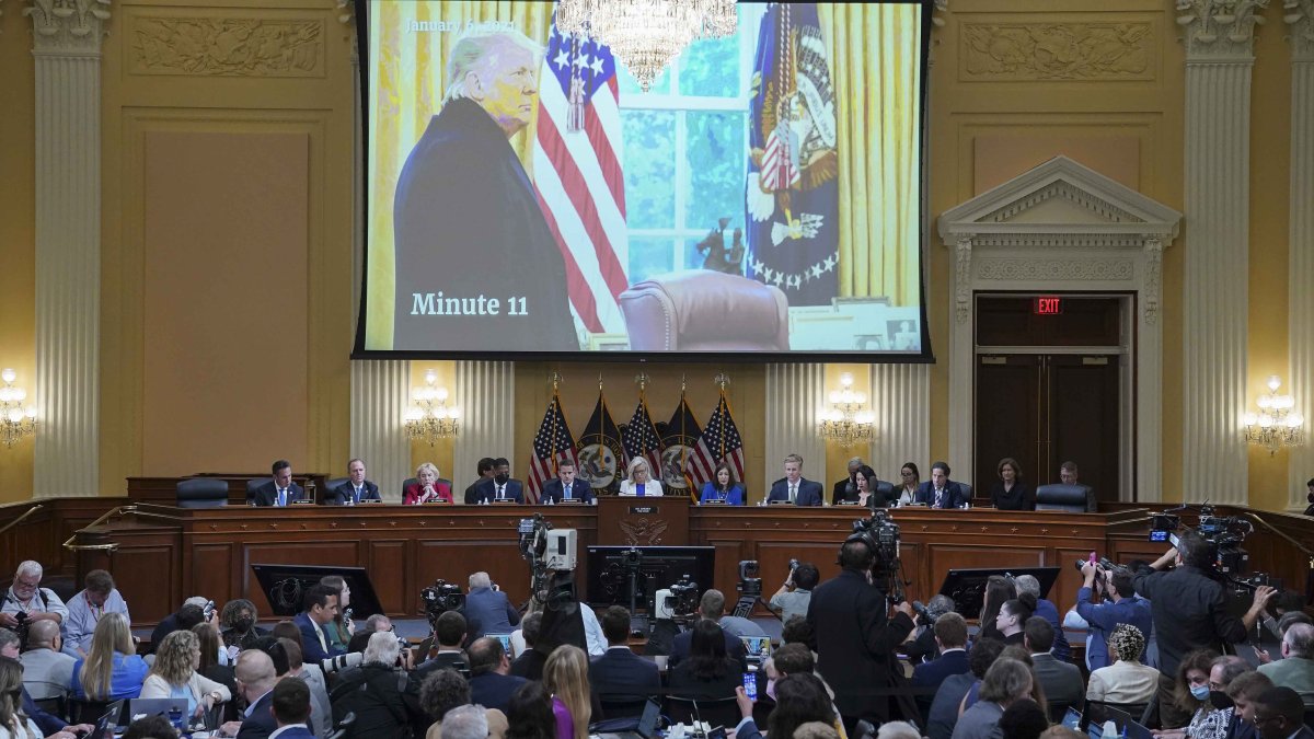 Trump estaba viendo Fox News, mientras una turba asaltaba el Capitolio sin hacer nada para pararlo