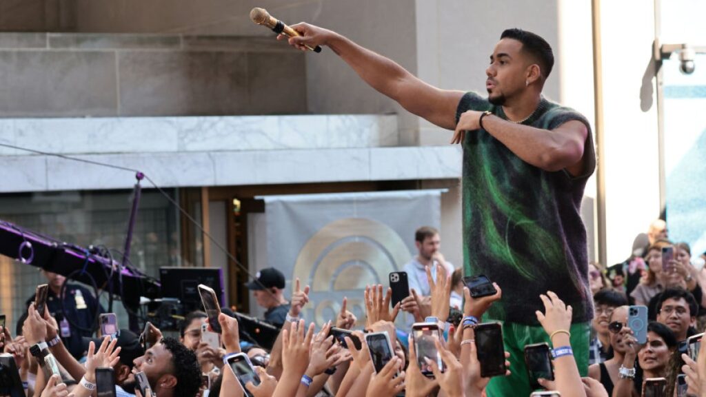 Romeo Santos pone a vibrar Nueva York desde la Plaza Rockefeller