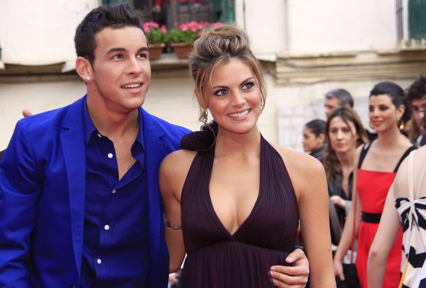 Mario Casas y Amaia Salamanca posando / Gtres