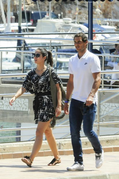 Rafa Nadal y Mery Perelló paseando por Mallorca / Gtres