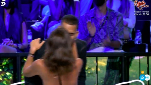 Anabel Pantoja y Yulen Pereira se besan / Telecinco