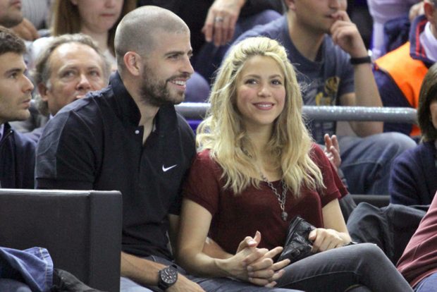 Piqué y Shakira sonriendo / Gtres