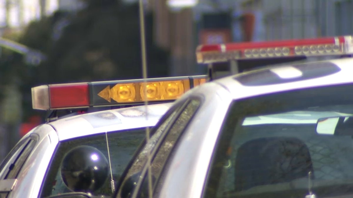 pelea termina en tiroteo; 6 heridos fueron transportados a un hospital