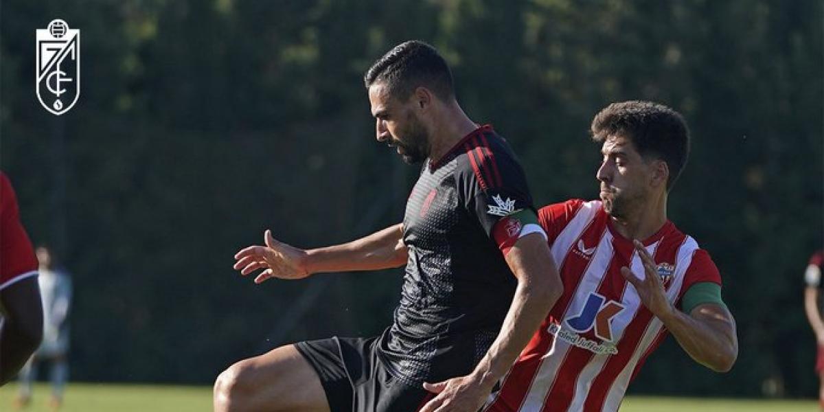 2-3: El Almería cae ante el Granada con pleno de goles en la segunda mitad