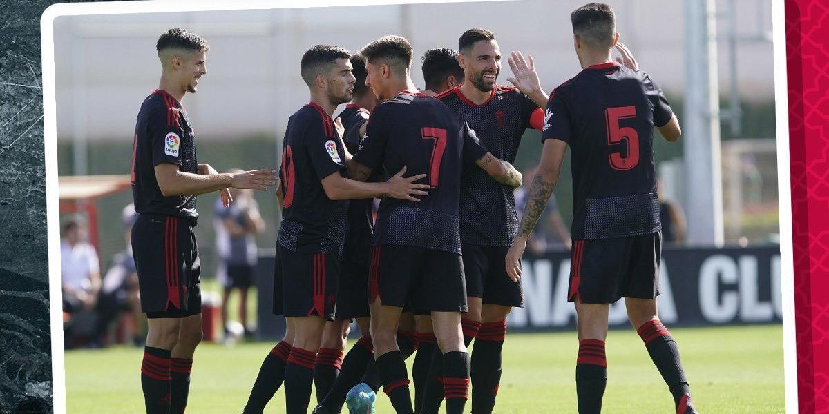 5-0: El Granada golea al Linares en el estreno ante su público