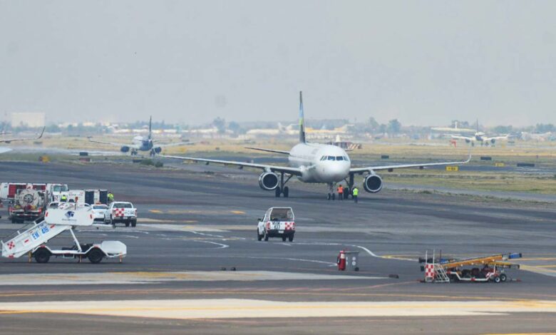 AICM contrató controladores aéreos sin certificación, denuncia sindicato