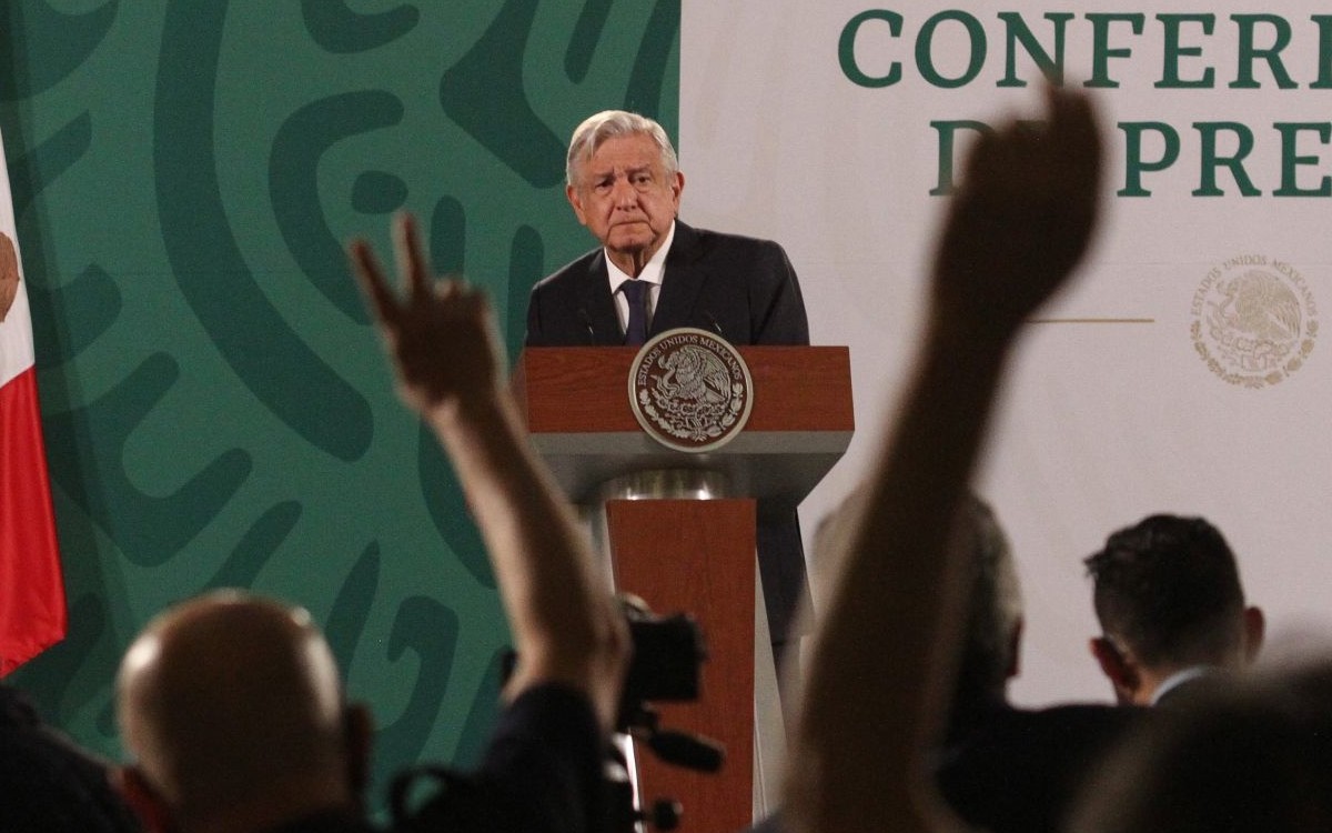 AMLO aconseja a periodistas sobre cómo defender a su gobierno