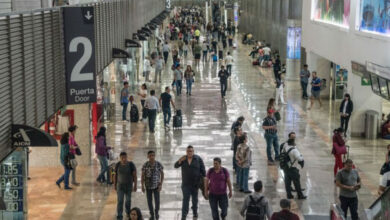 AMLO reconoce saturación en AICM y señala resistencia de aerolíneas al AIFA; revisará 'bloqueo' a Uber en terminal