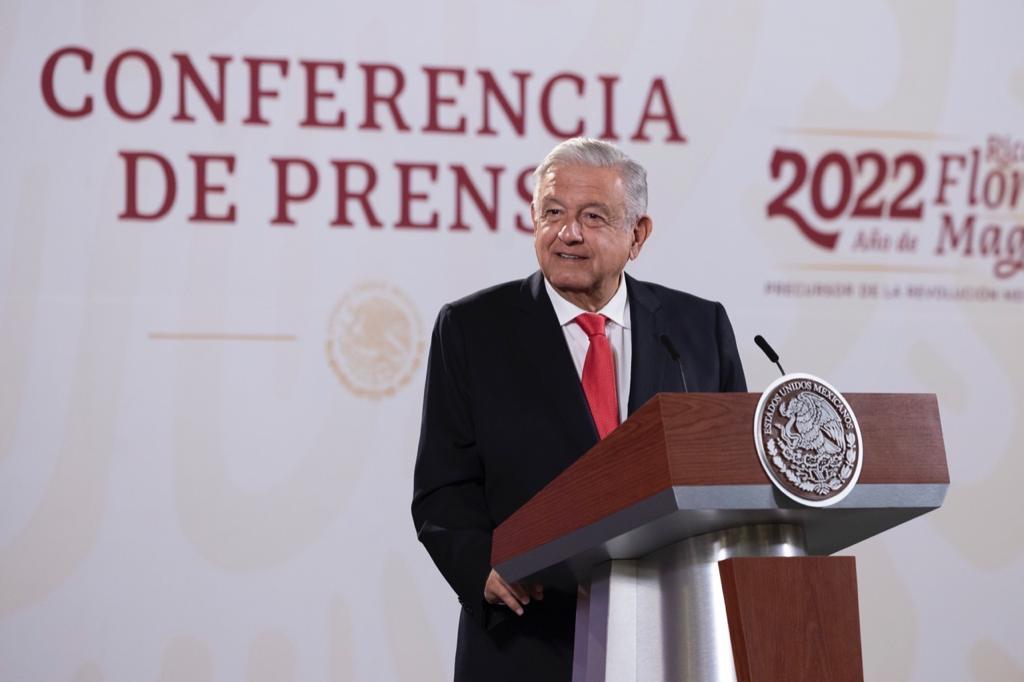 AMLO va por reforma a Ley de Austeridad para que altos funcionarios no ganen más que él