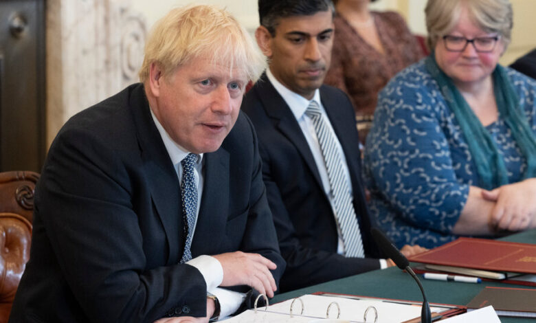 Actualizaciones de UK Live News: Boris Johnson se niega a renunciar en medio de crecientes deserciones