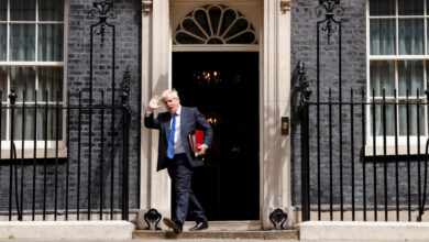 Actualizaciones en vivo del Reino Unido: BBC dice que Boris Johnson se hará a un lado a medida que más ministros renuncien