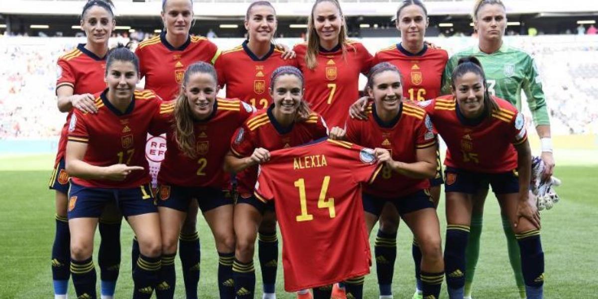 Alexia también 'jugó' en el estreno de España