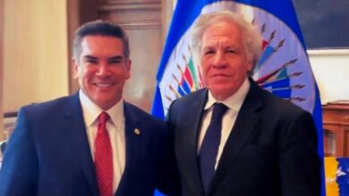 'Alito' Moreno se reúne con Almagro; denuncia 'persecución política' ante la OEA