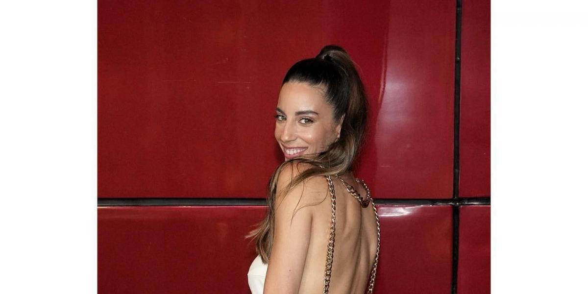 Almudena Cid sorprende con un nuevo posado sin ropa en un enclave idílico