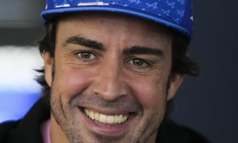 Alonso: "No será la única victoria de Sainz este año"