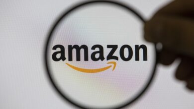 Amazon demanda a administradores de 10.000 grupos de Facebook por reseñas falsas