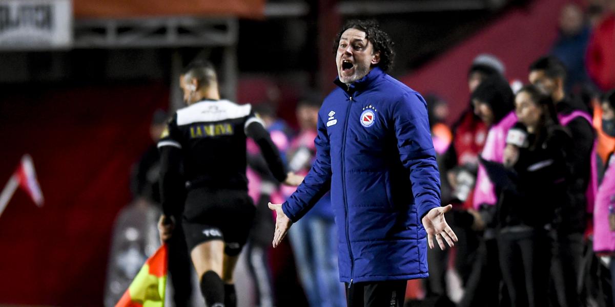 Argentinos empata y queda a dos puntos del líder Atlético Tucumán