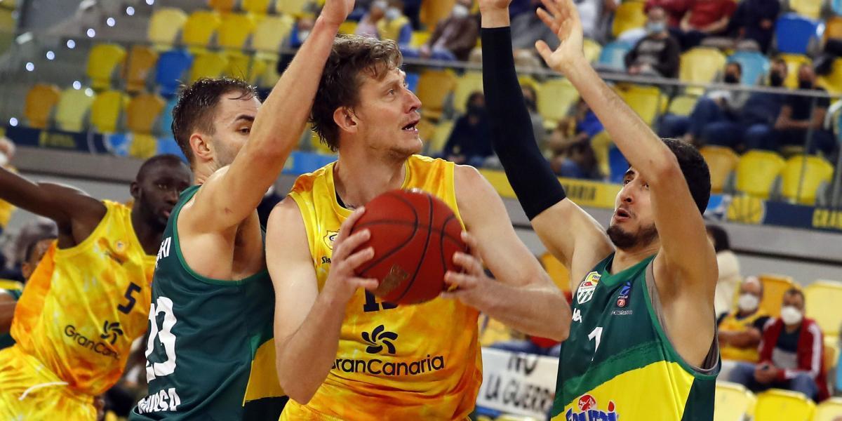 Artem Pustovyi completa el juego interior y la plantilla del UCAM Murcia