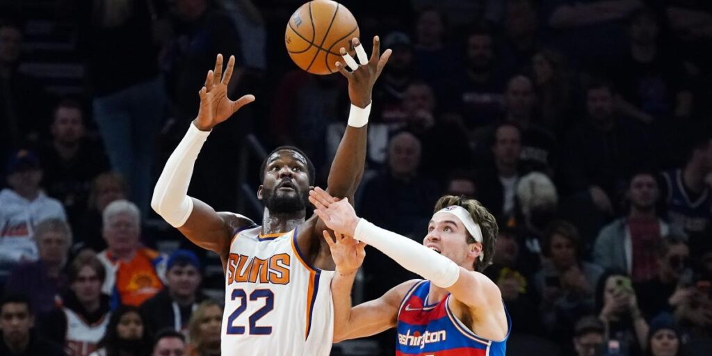 Ayton firma la oferta de los Pacers pero Phoenix puede igualar