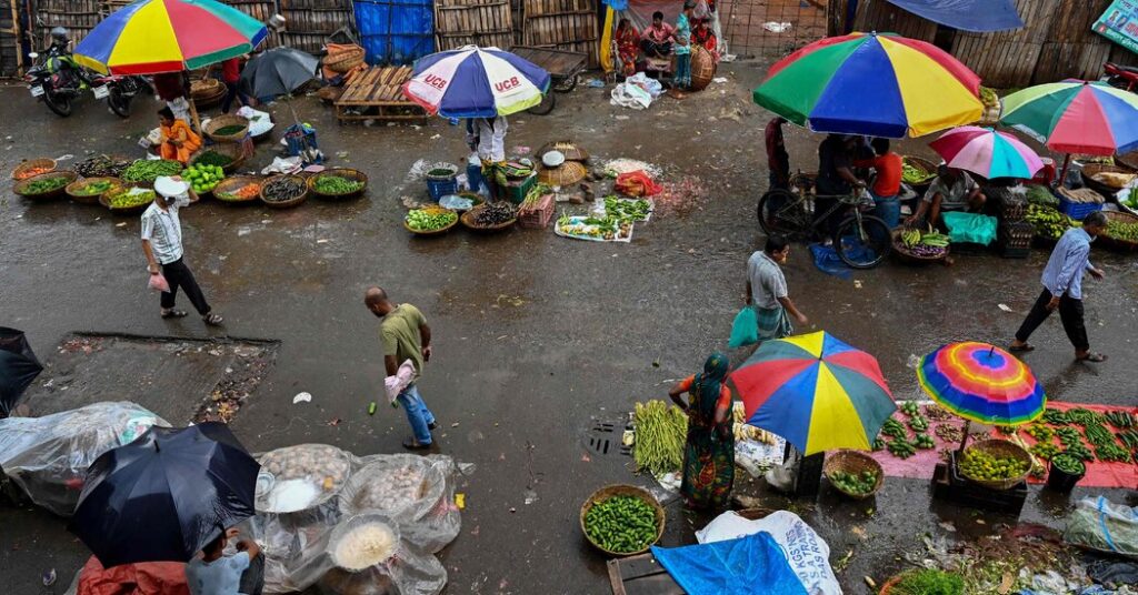 Bangladesh busca un préstamo del FMI mientras la inflación sacude el sur de Asia