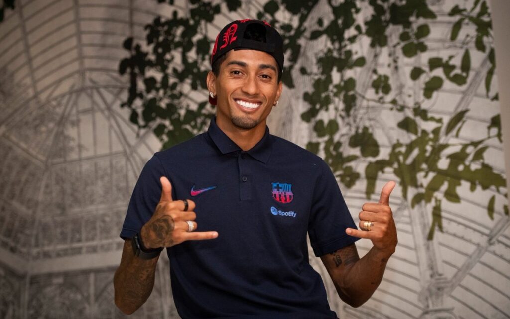 Barcelona se refuerza con la llegada de Raphinha | Video