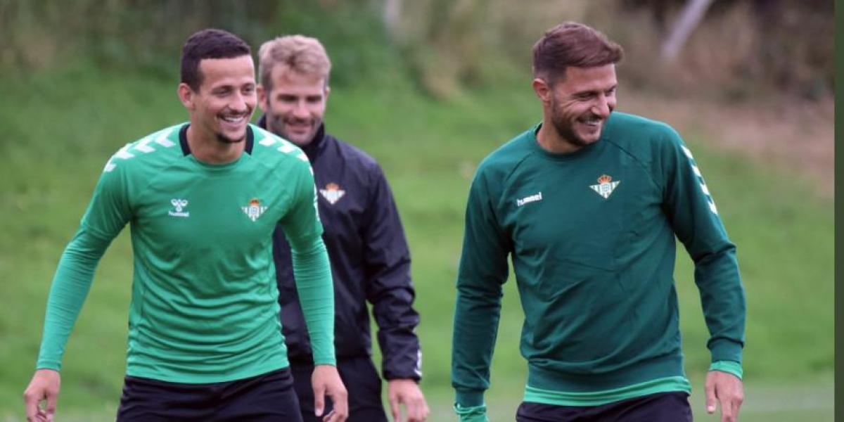 Bartra sigue al margen del grupo en Inglaterra