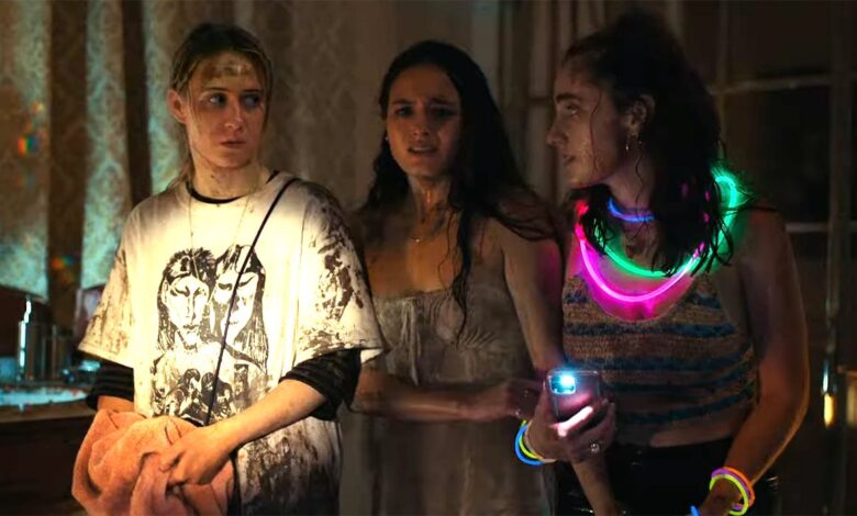 Bodies Bodies Bodies Tráiler: A24 Horror Movie Turns Party Game Bloody