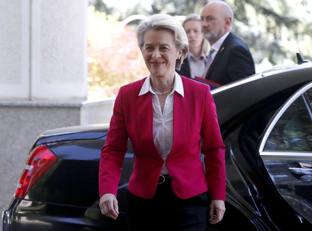 Bruselas propone prohibir las importaciones de oro ruso