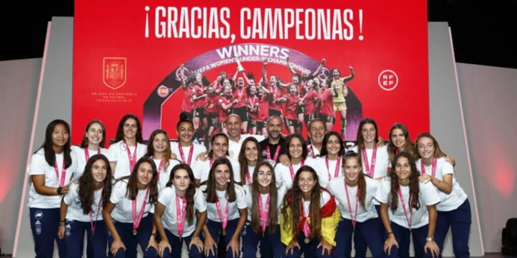 Cálido homenaje a las campeonas de Europa