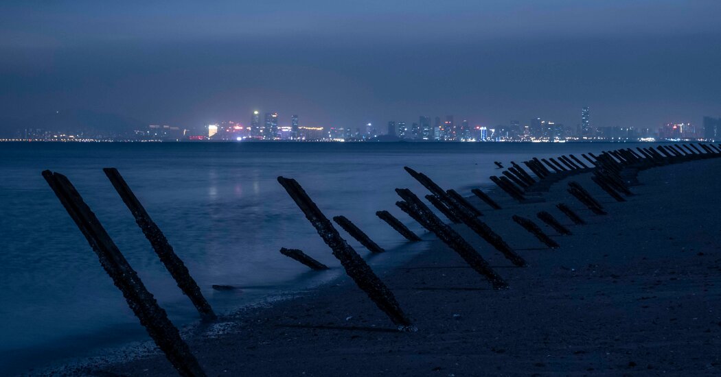 China busca evitar sanciones en caso de choque con Taiwán, dice jefe del FBI