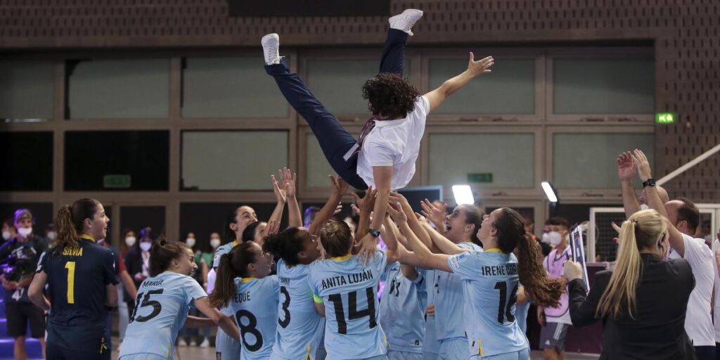 Clàudia Pons: "Tenemos un futuro muy brillante"