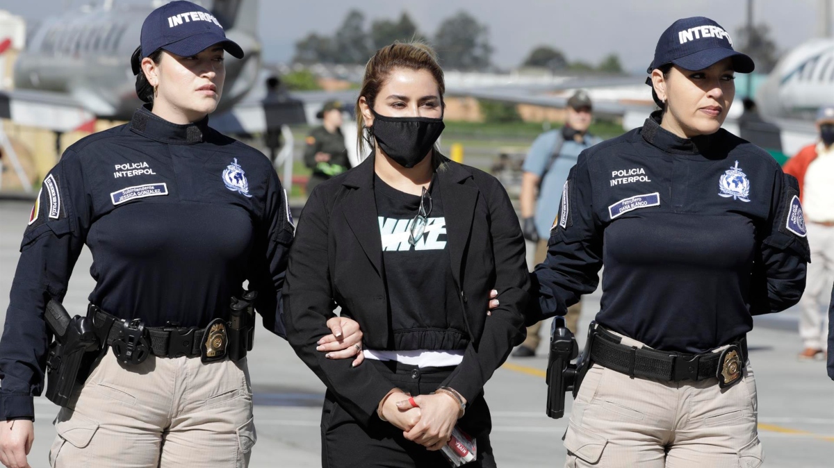 Colombia extradita a EEUU a la hermana de “Otoniel” bajo cargos de lavado de dinero