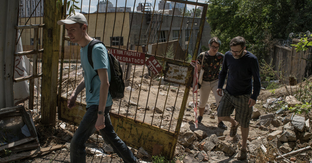 Comienza la caza de 'trofeos de guerra' en Ucrania