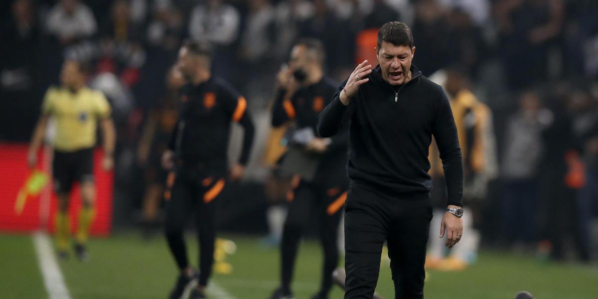 Crisis en Boca: Riquelme destituye a Battaglia