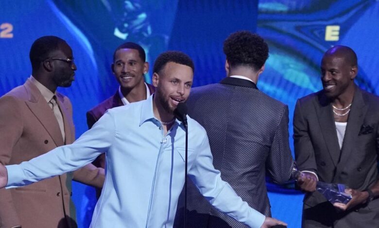Curry bromea sobre LeBron en los ESPYS