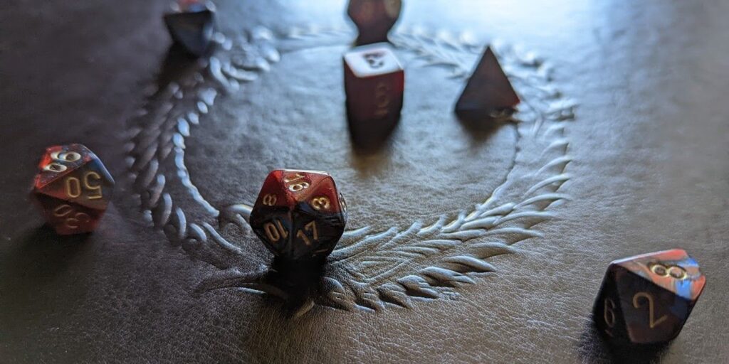 Dados personalizados de D&D: ¿Qué tan fácil es hacer los tuyos?