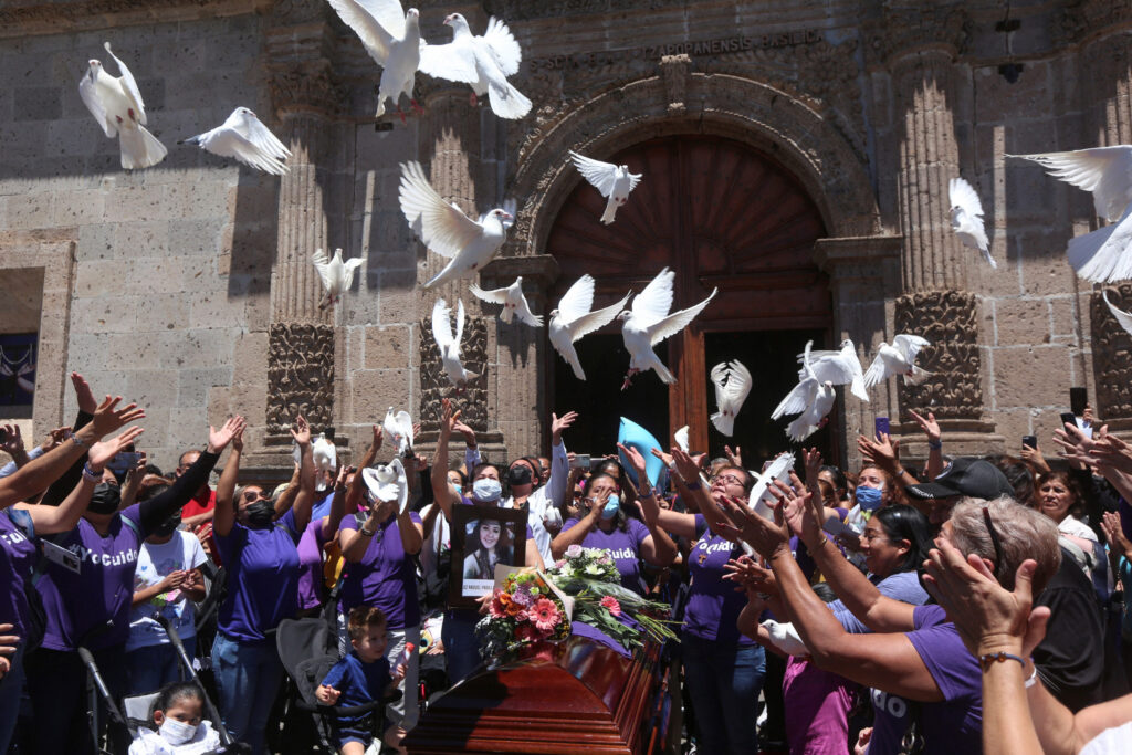 Dan el último adiós a Luz Raquel Padilla en la Basílica de Zapopan, Jalisco