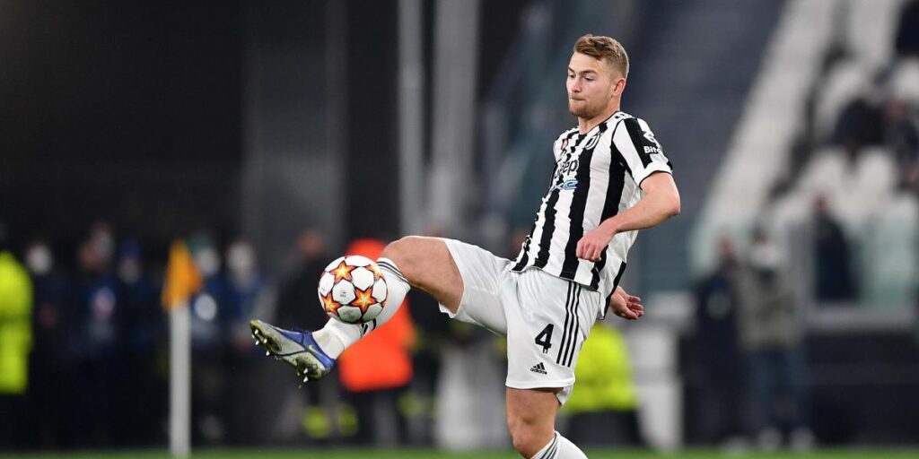 De Ligt, al tajo con la Juventus y la afición le grita: "Quédate"